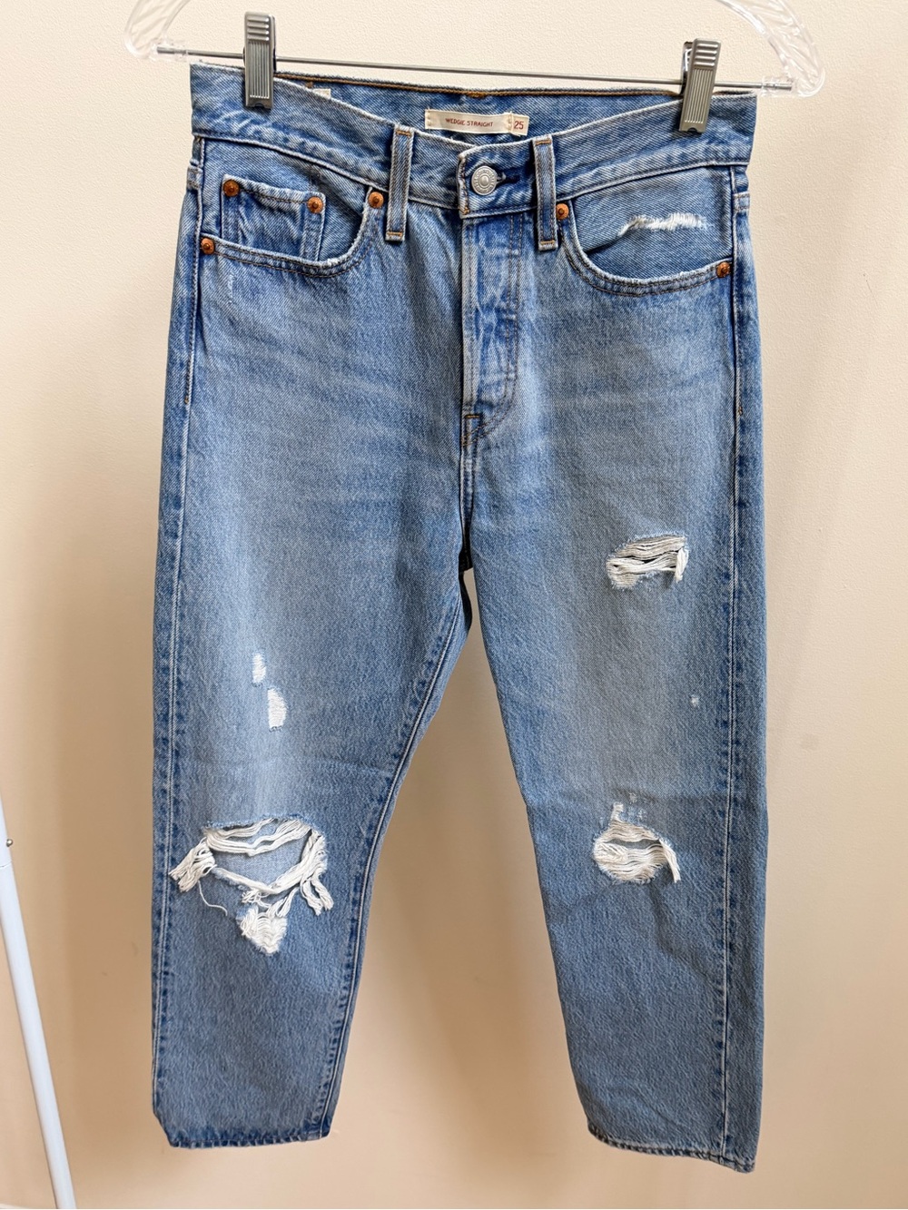 Levi’s Wedgie Straight Premium Denim jeans light wash distressed Sz 25 women's